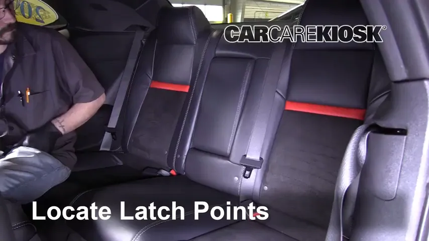 2008 Dodge Challenger SRT8 6.1L V8 Car Seats Install